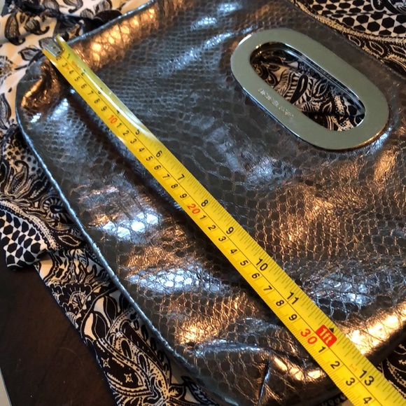 🤎 Michael Kors Bronze metallic leather snake embossed hand bag clutch - Picture 8 of 9